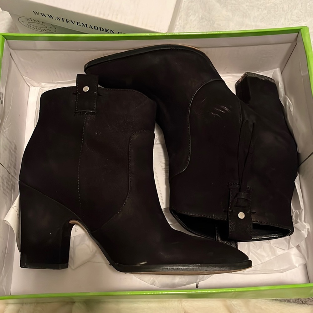 Black Sam Edelman booties with small heel